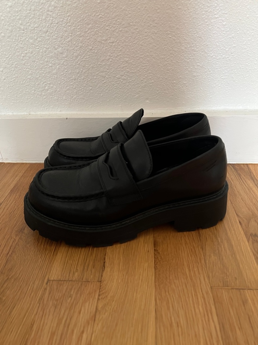 Vagabond Lug Sole Loafers - Picture 5 of 9